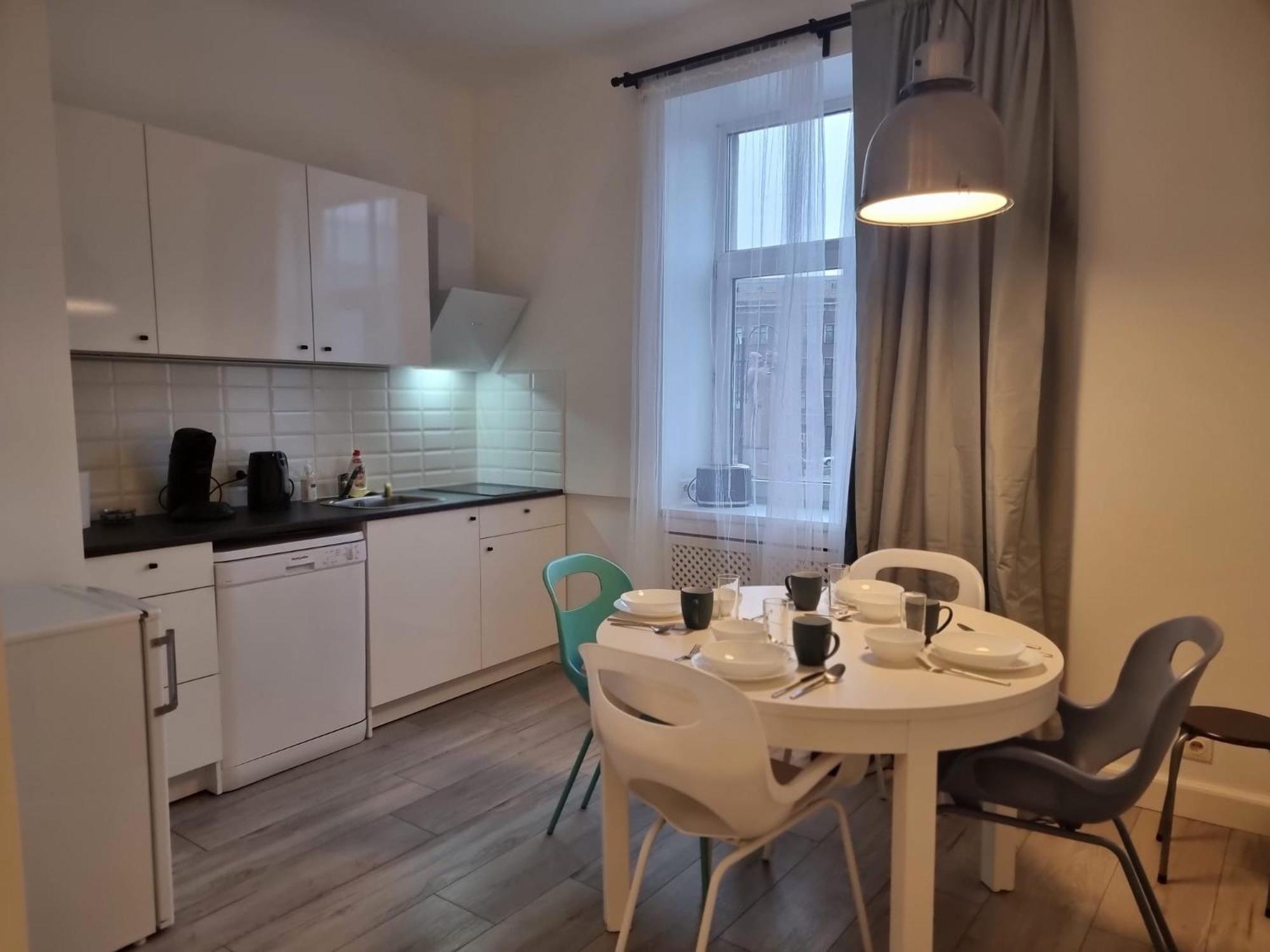 River View 2 Bedroom With Parking *